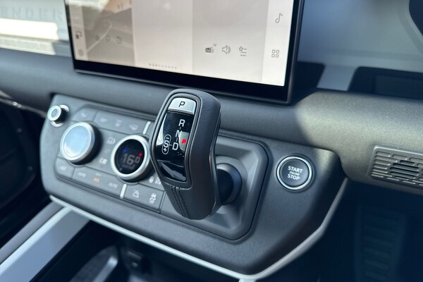 Used Land Rover Defender 110 2025 for sale - 75787728: Photo 16