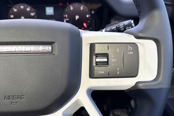 Used Land Rover Defender 110 2025 for sale - 75787728: Photo 18