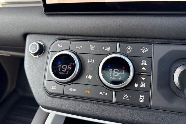 Used Land Rover Defender 110 2025 for sale - 75787728: Photo 19