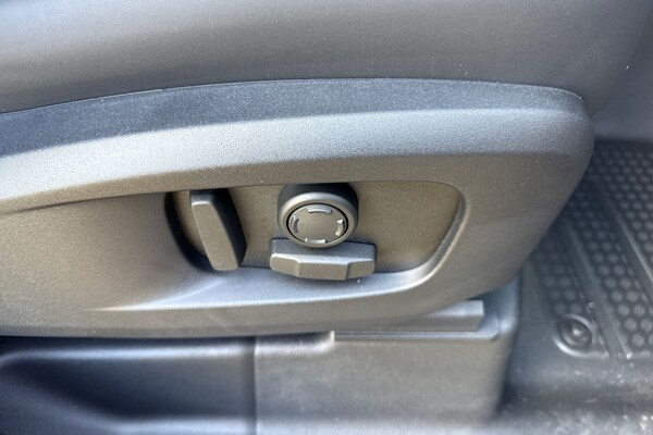 Used Land Rover Defender 110 2025 for sale - 75787728: Photo 28