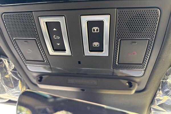 Used Land Rover Defender 110 2025 for sale - 75787728: Photo 39