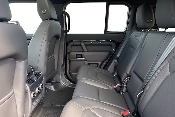 Used Land Rover Defender 110 2025 for sale - 75787728: Photo 4