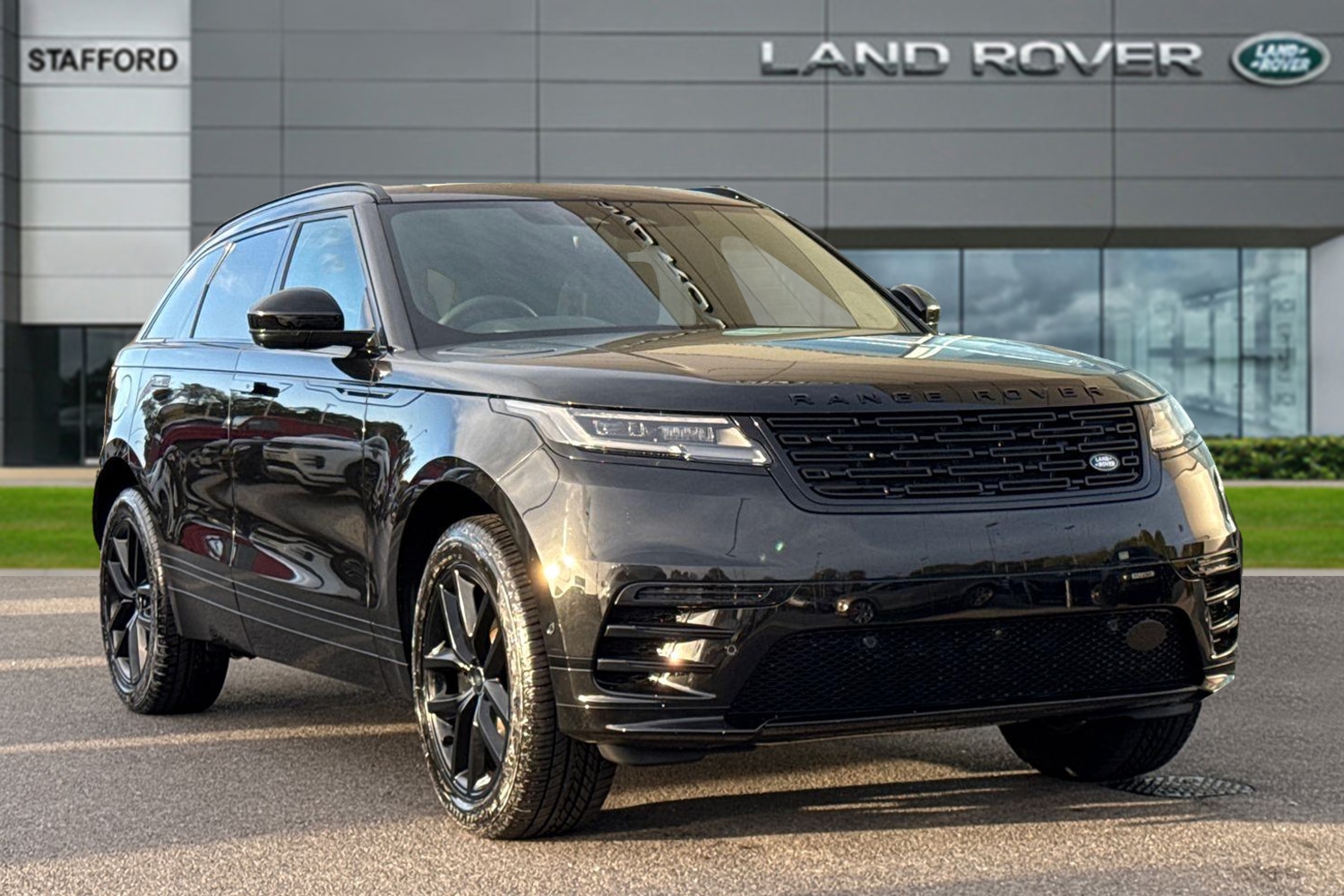 Used Land Rover Range Rover Velar 2026 for sale - 77348337: Photo 1