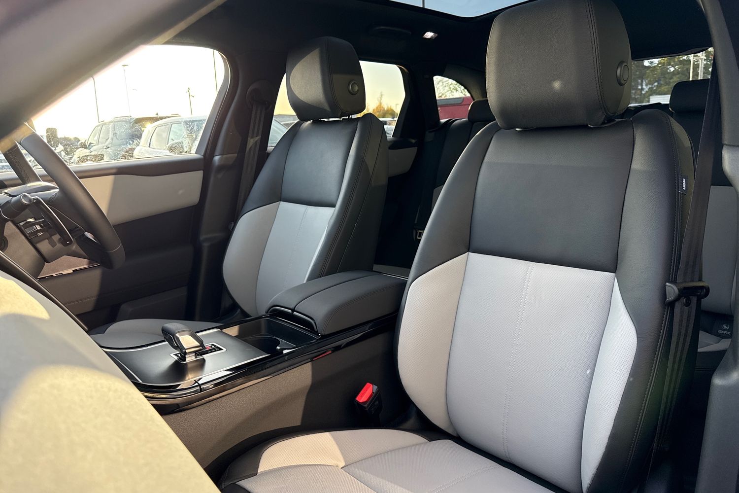 Used Land Rover Range Rover Velar 2026 for sale - 77348337: Photo 11