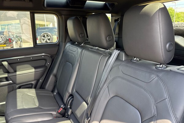 Used Land Rover Defender 110 2025 for sale - 75524925: Photo 13