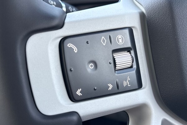 Used Land Rover Defender 110 2025 for sale - 75524925: Photo 17