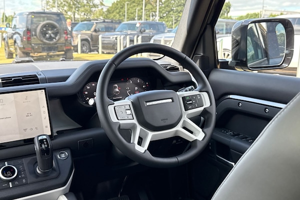 Used Land Rover Defender 110 2025 for sale - 75524925: Photo 29