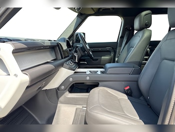 Used Land Rover Defender 110 2025 for sale - 75524925: Photo