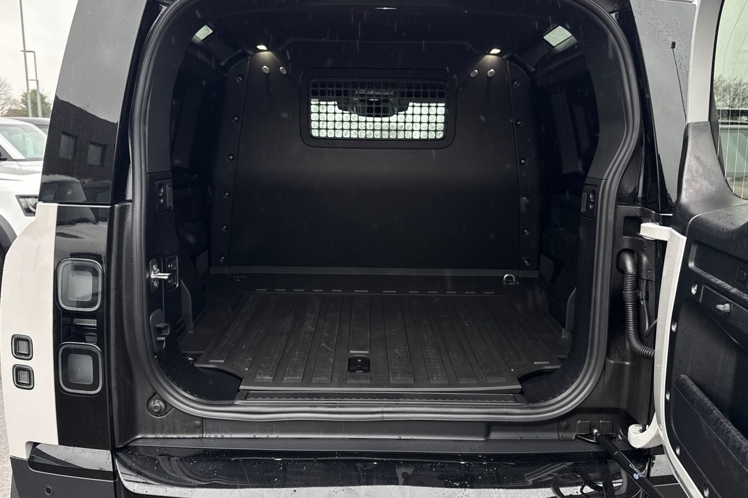 Used Land Rover Defender 2025 for sale - 77282258: Photo 10