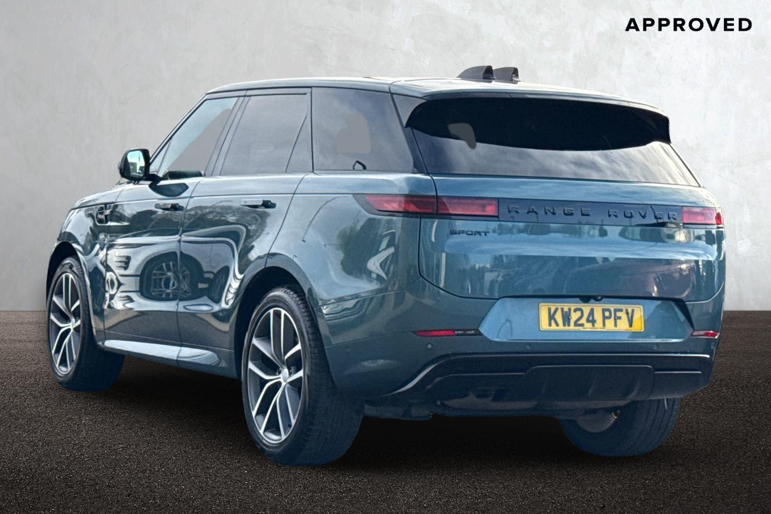 Used Land Rover Range Rover Sport 2024 for sale - 76636944: Photo 2