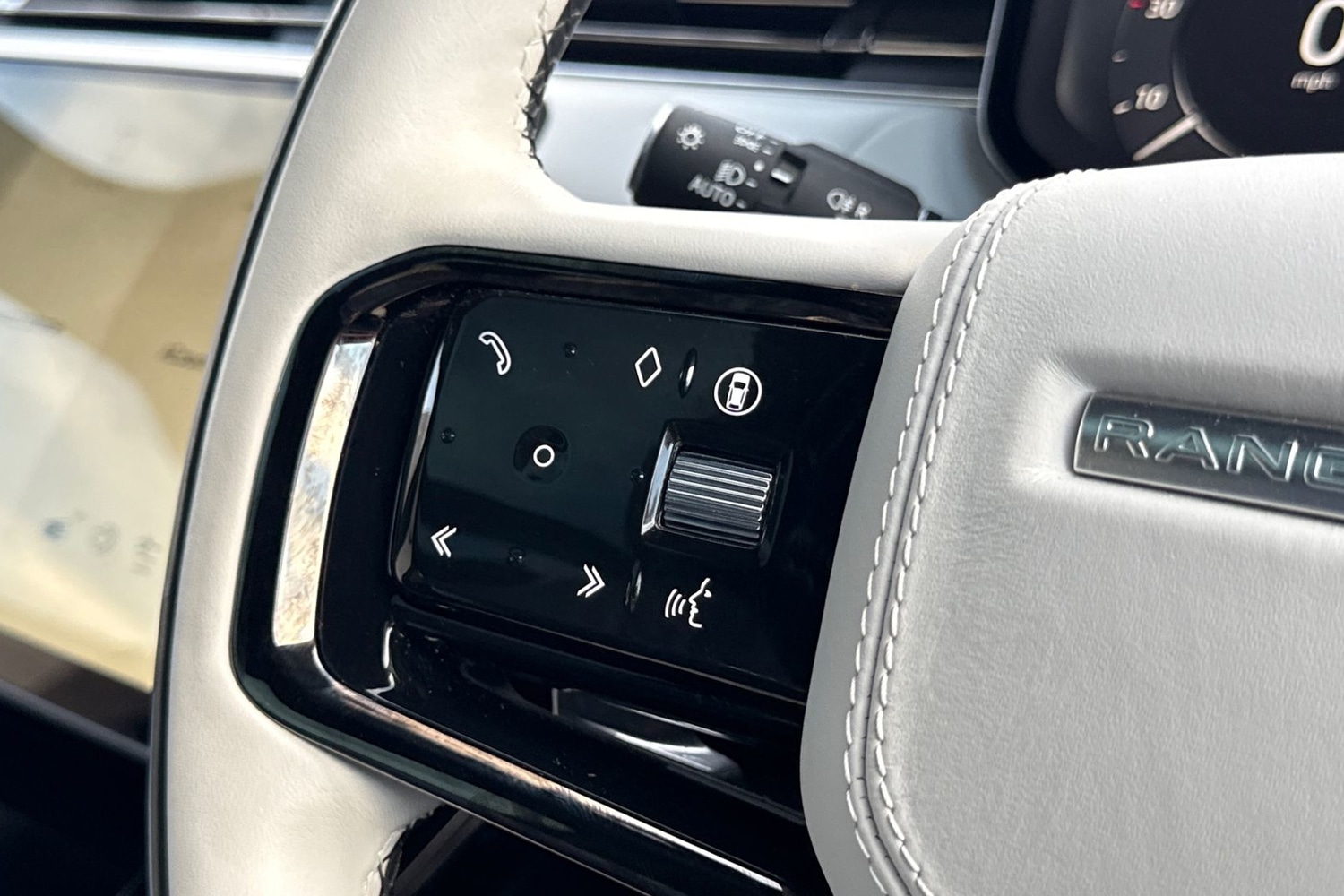 Used Land Rover Range Rover Sport 2024 for sale - 76636944: Photo 33