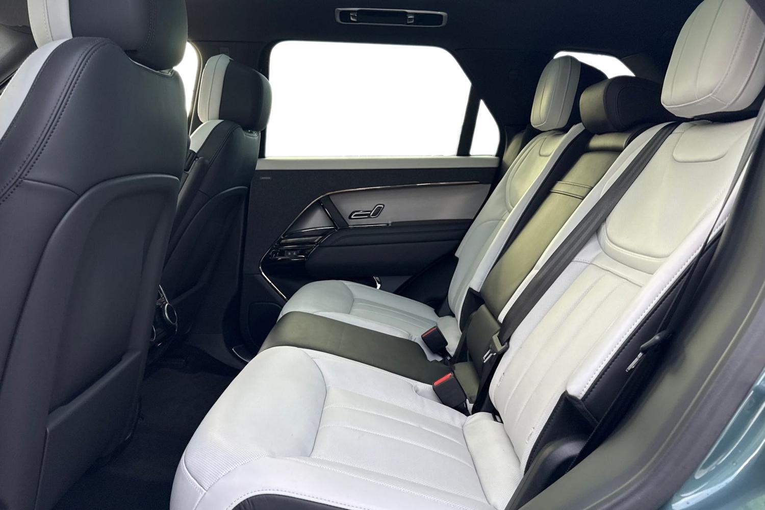 Used Land Rover Range Rover Sport 2024 for sale - 76636944: Photo 4