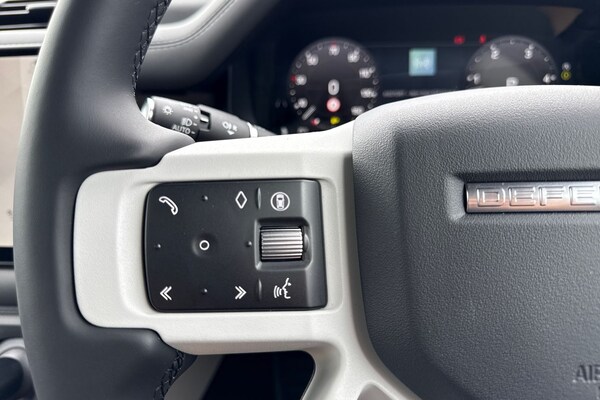 Used Land Rover Defender 110 2025 for sale - 75525086: Photo 17