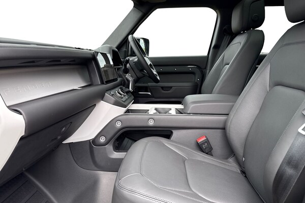 Used Land Rover Defender 110 2025 for sale - 75525086: Photo 3