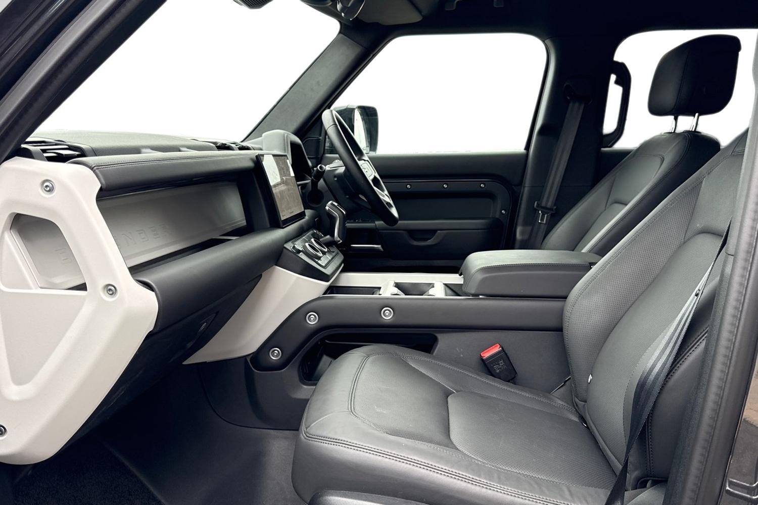 Used Land Rover Defender 2025 for sale - 77415347: Photo 3