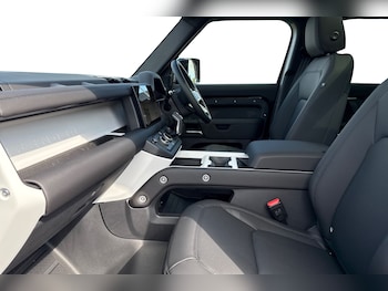 Used Land Rover Defender 110 2025 for sale - 75524932: Photo