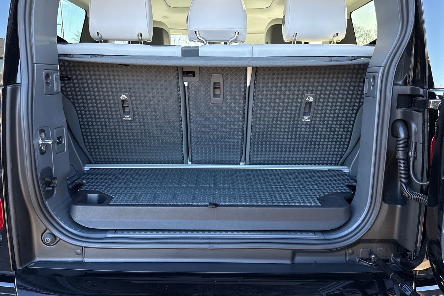 Used Land Rover Defender 90 2025 for sale - 76649216: Photo 10