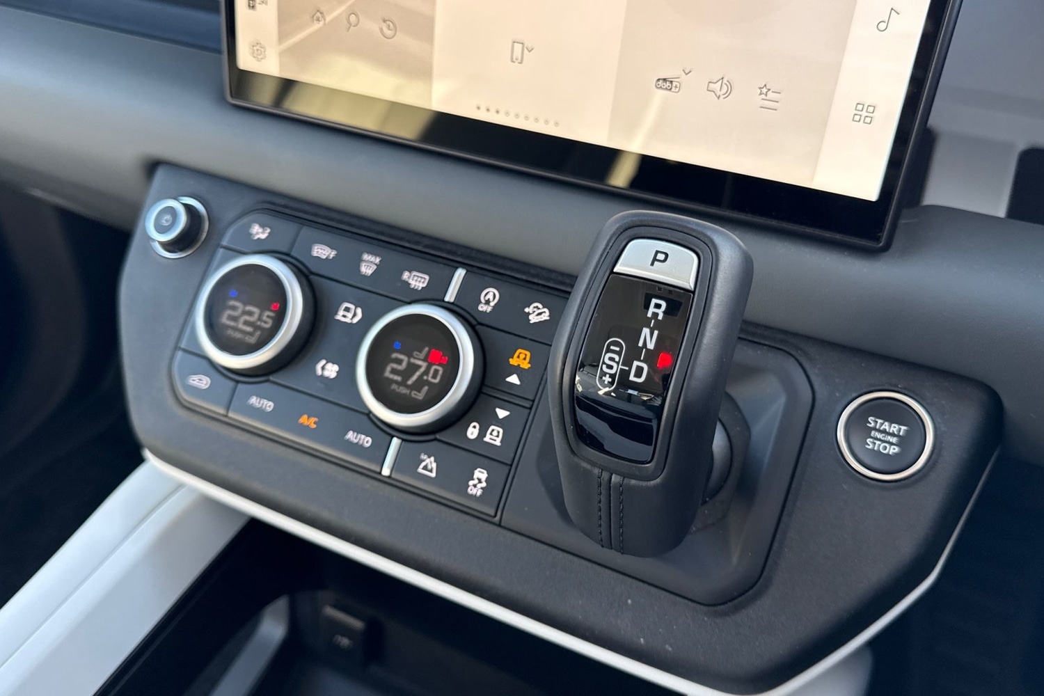 Used Land Rover Defender 90 2025 for sale - 76649216: Photo 13