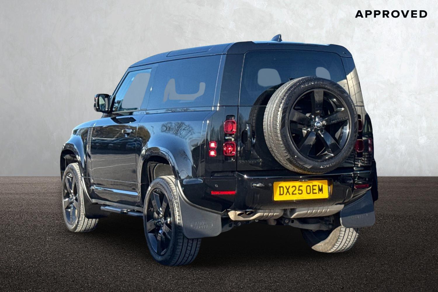 Used Land Rover Defender 90 2025 for sale - 76649216: Photo 2