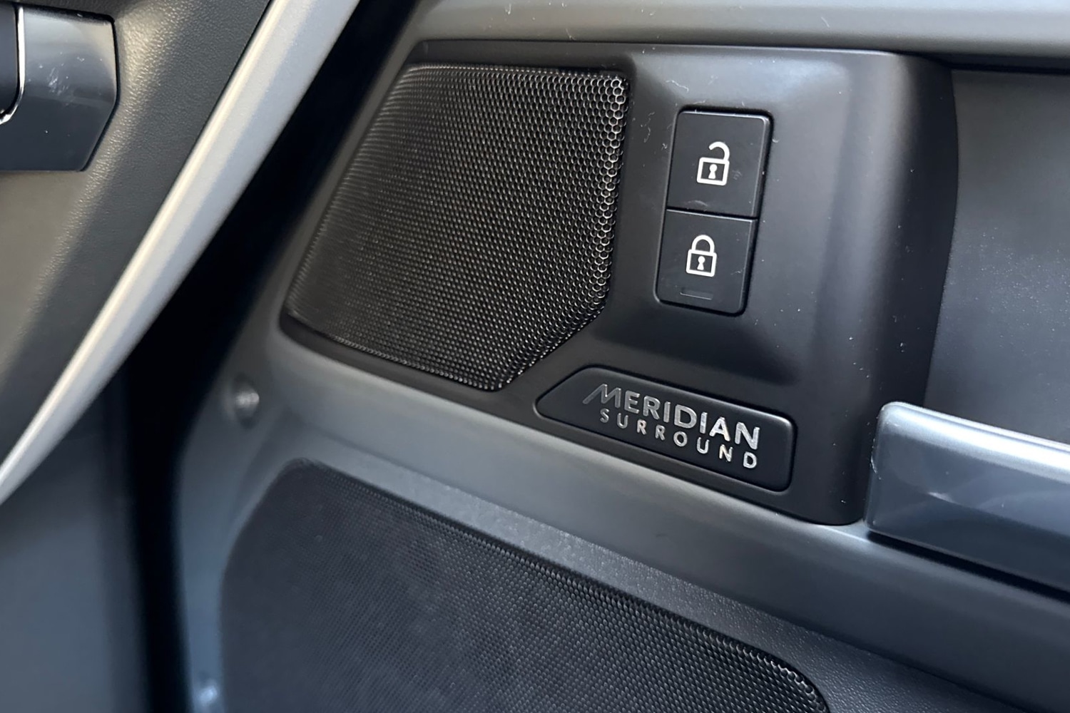 Used Land Rover Defender 90 2025 for sale - 76649216: Photo 24