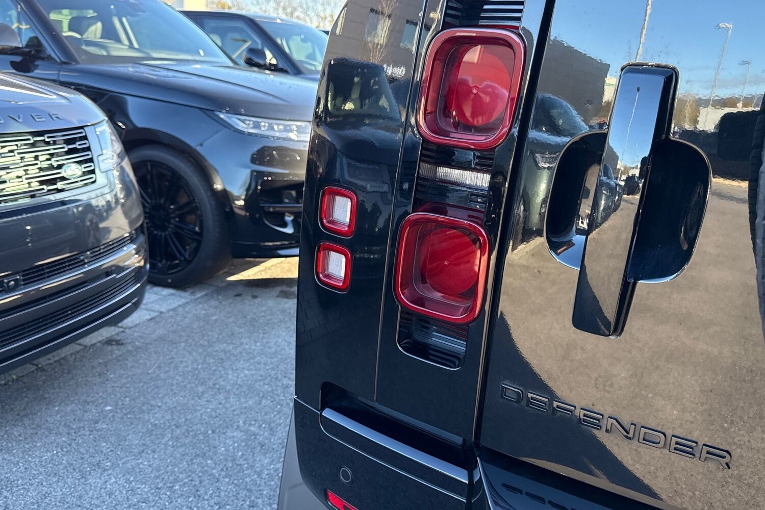 Used Land Rover Defender 90 2025 for sale - 76649216: Photo 26