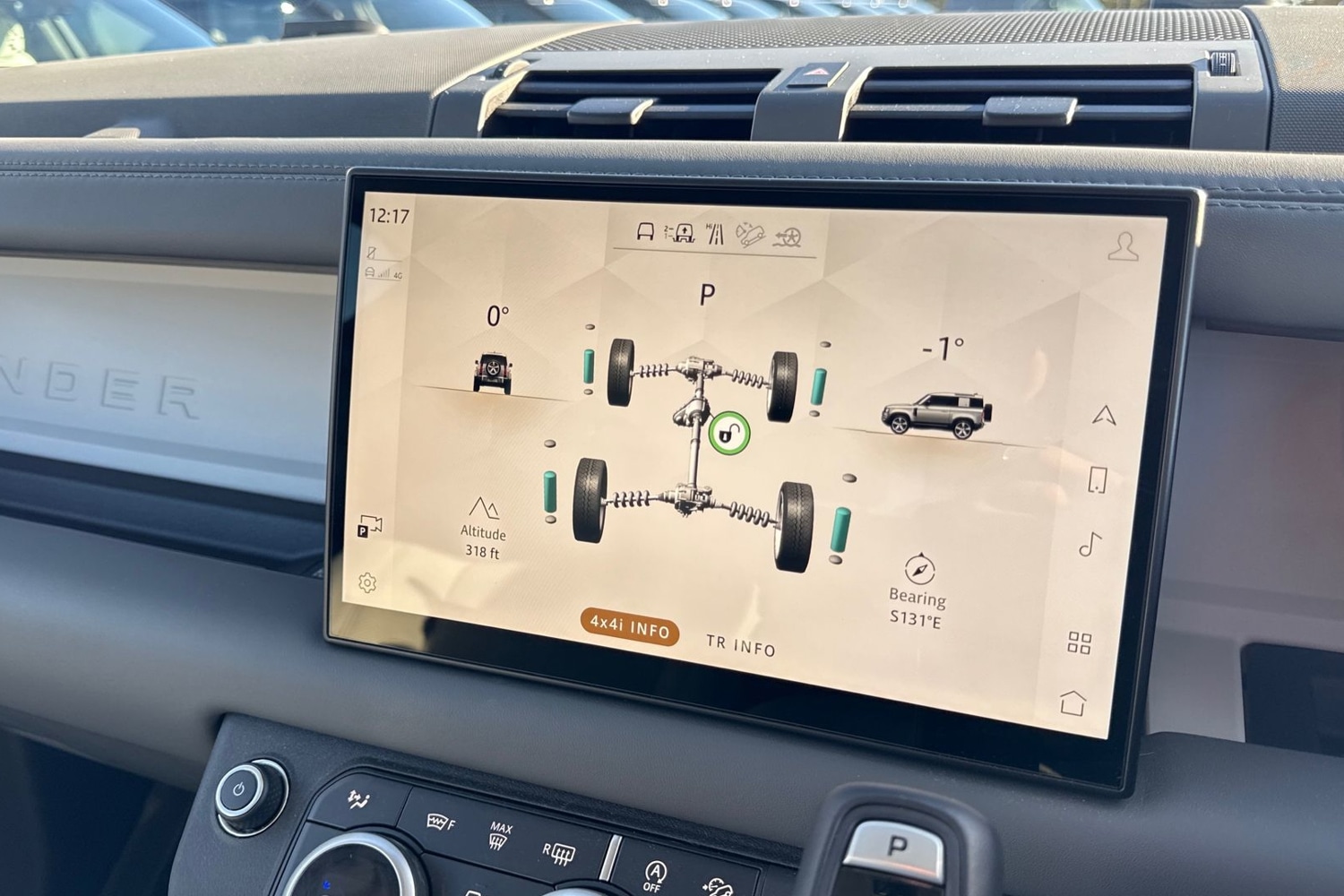 Used Land Rover Defender 90 2025 for sale - 76649216: Photo 35