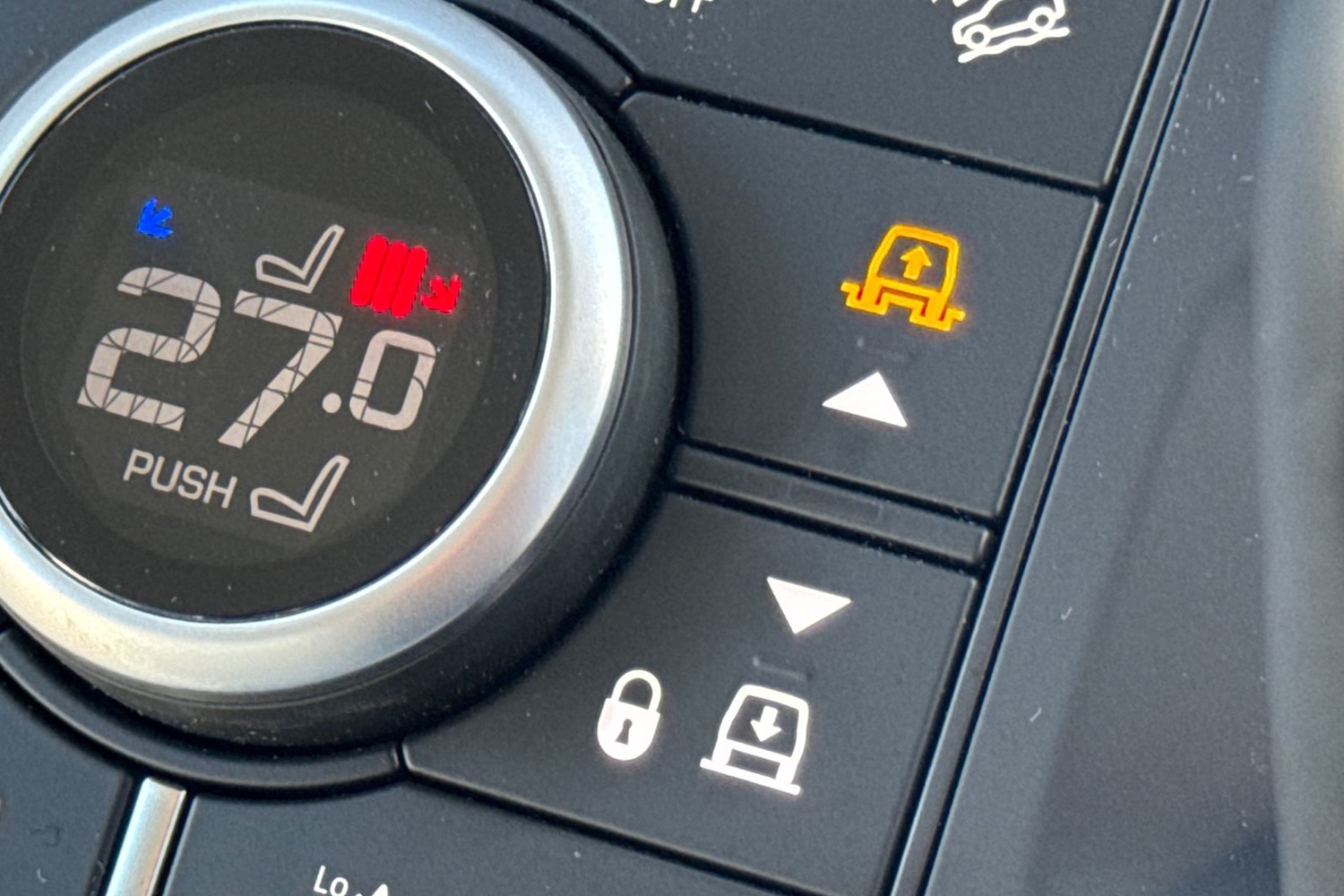 Used Land Rover Defender 90 2025 for sale - 76649216: Photo 39