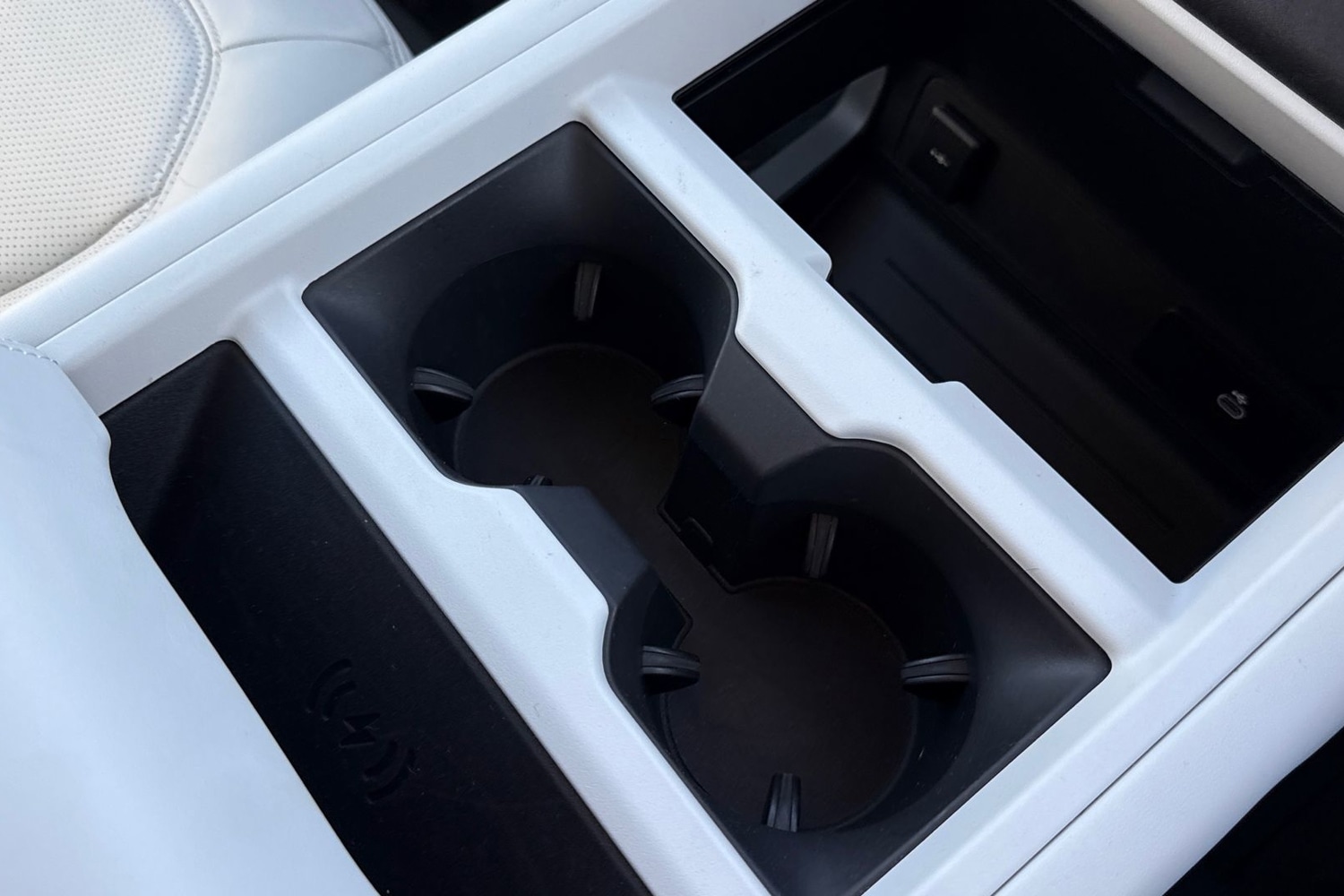 Used Land Rover Defender 90 2025 for sale - 76649216: Photo 41