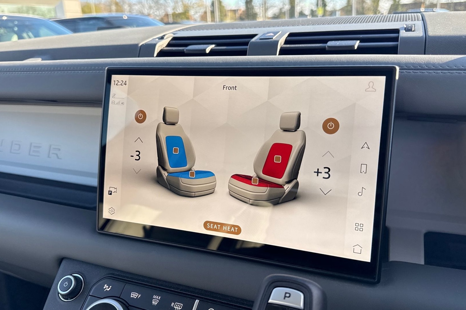 Used Land Rover Defender 90 2025 for sale - 76649216: Photo 46