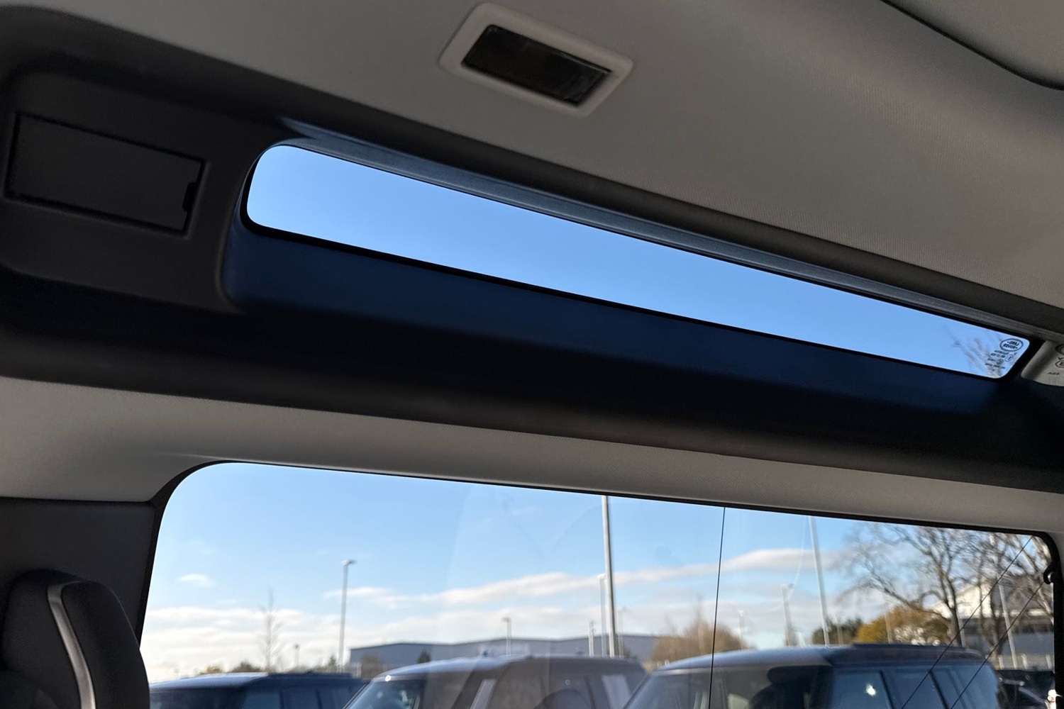 Used Land Rover Defender 90 2025 for sale - 76649216: Photo 47