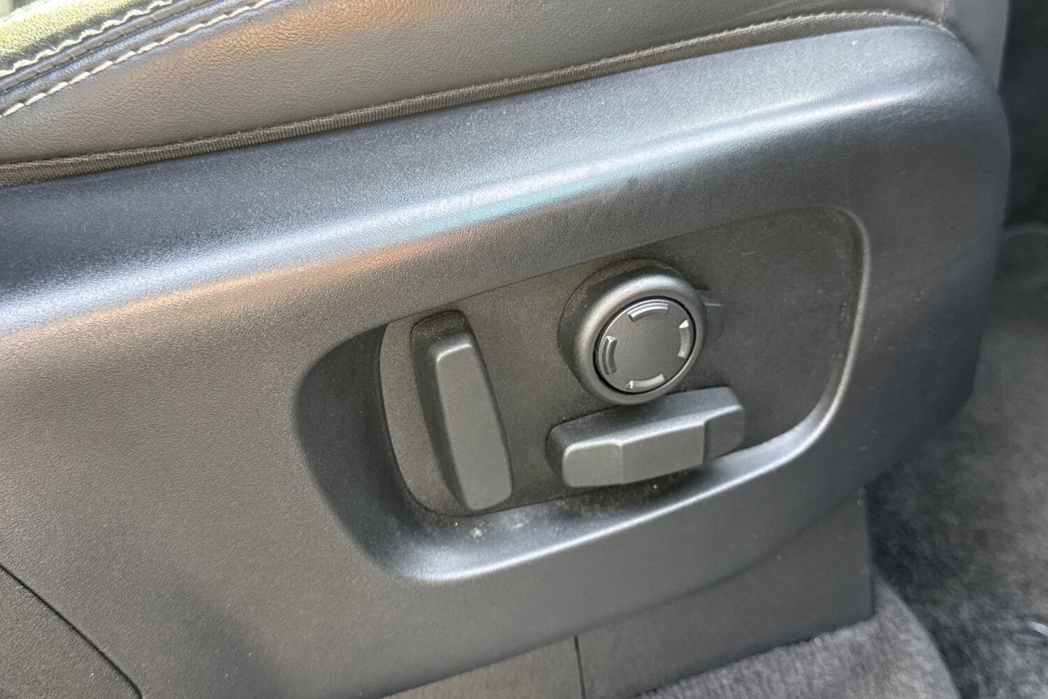 Used Land Rover Discovery 2025 for sale - 77620530: Photo 34