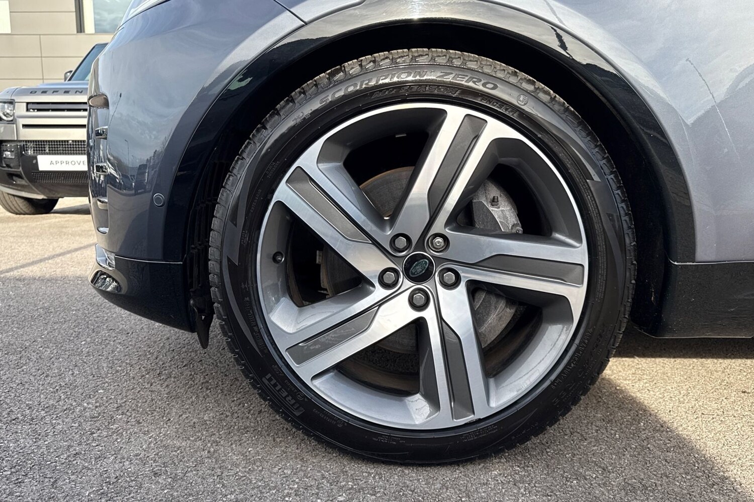 Used Land Rover Discovery 2025 for sale - 77620530: Photo 40