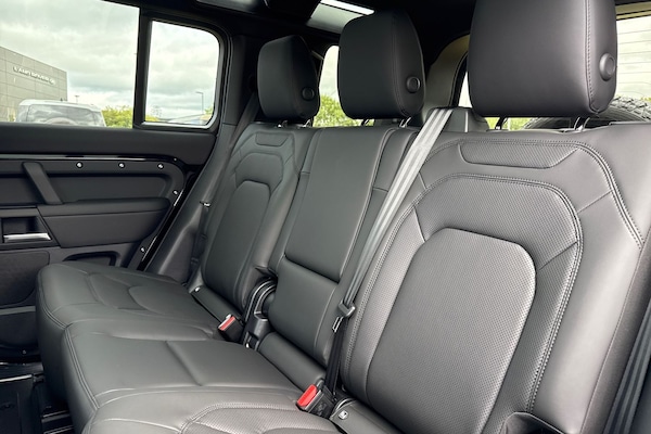 Used Land Rover Defender 110 2025 for sale - 75787251: Photo 13