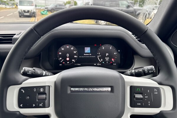 Used Land Rover Defender 110 2025 for sale - 75787251: Photo 30