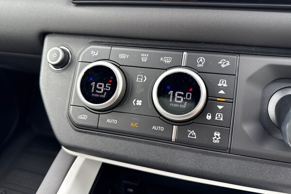 Used Land Rover Defender 110 2025 for sale - 75787251: Photo 37