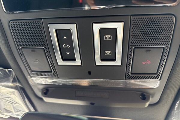 Used Land Rover Defender 110 2025 for sale - 75787251: Photo 39