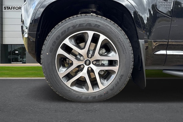 Used Land Rover Defender 110 2025 for sale - 75787251: Photo 8