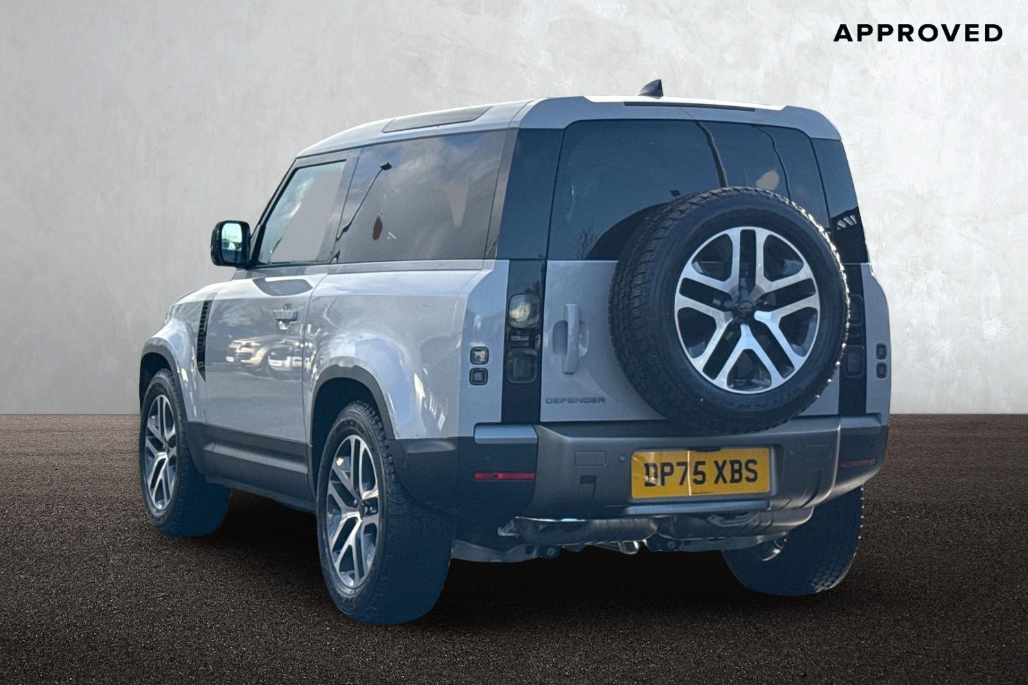 Used Land Rover Defender 90 2026 for sale - 77236051: Photo 2