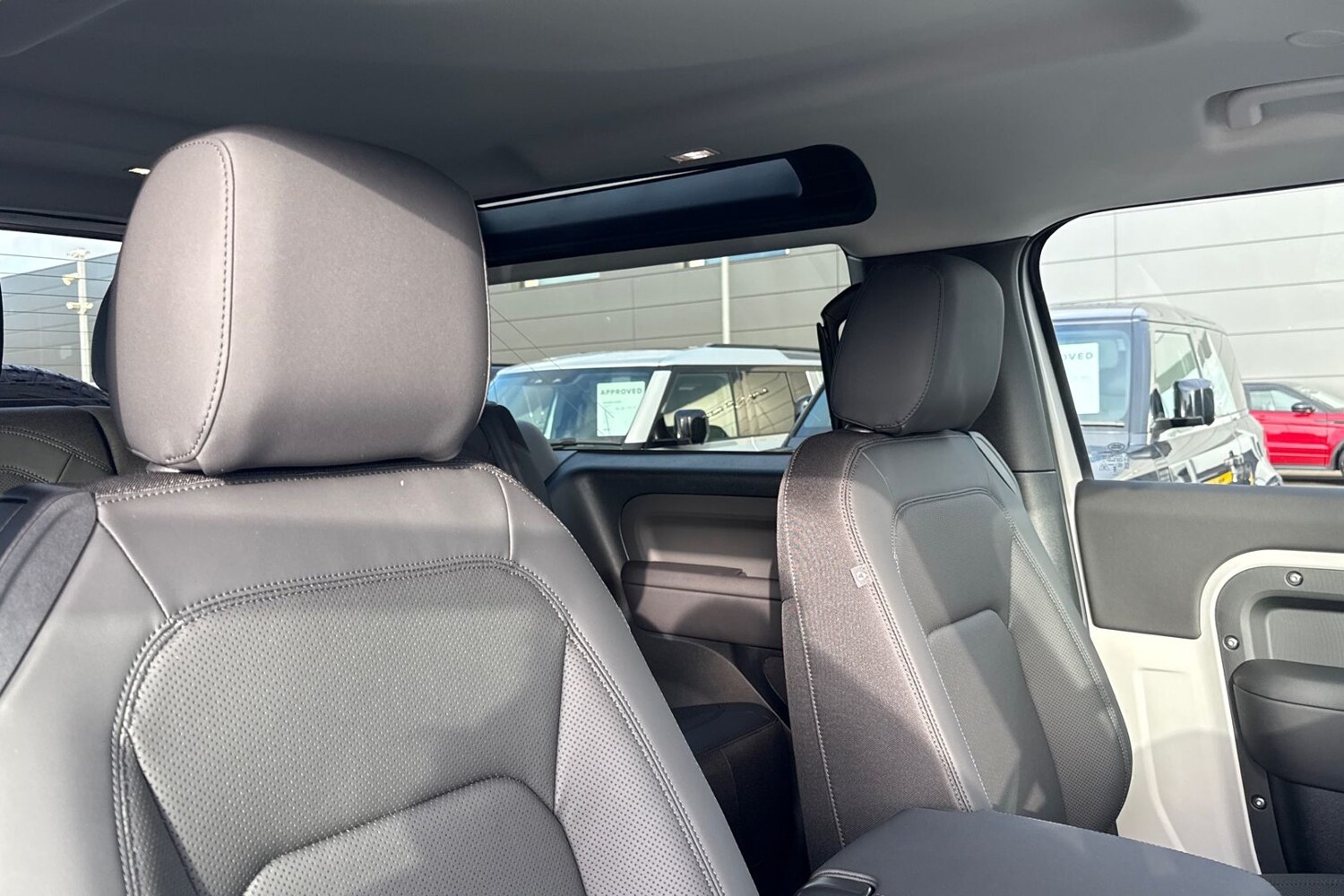 Used Land Rover Defender 90 2026 for sale - 77236051: Photo 21