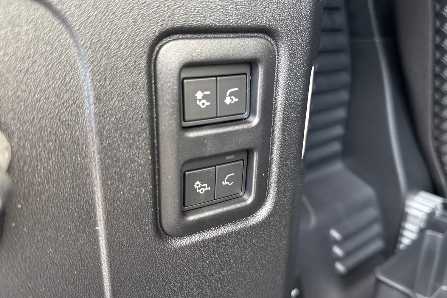 Used Land Rover Defender 90 2026 for sale - 77236051: Photo 27