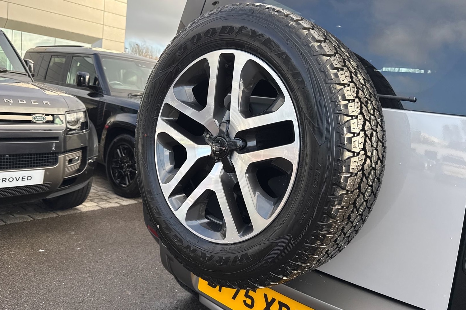 Used Land Rover Defender 90 2026 for sale - 77236051: Photo 30