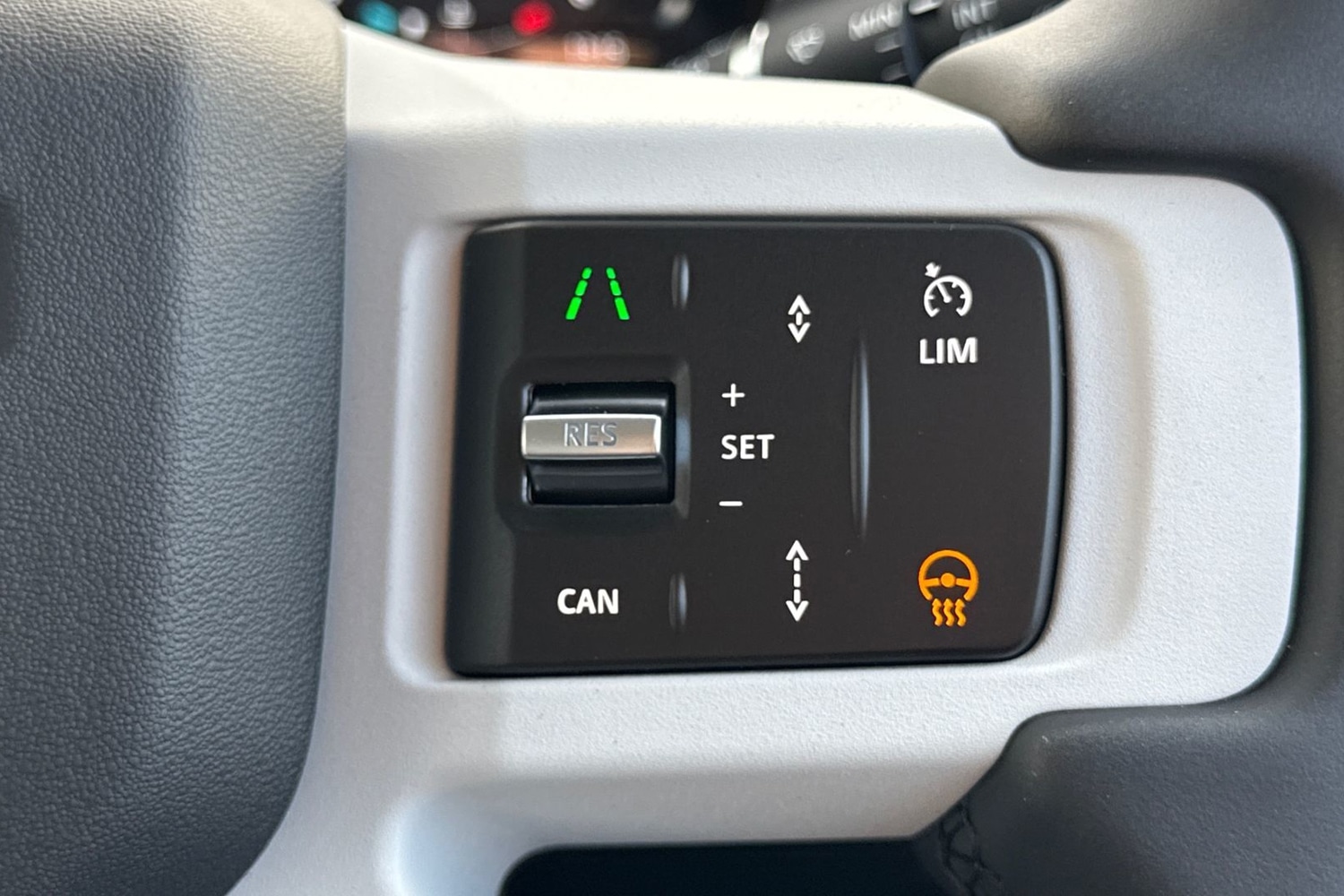 Used Land Rover Defender 90 2026 for sale - 77236051: Photo 32