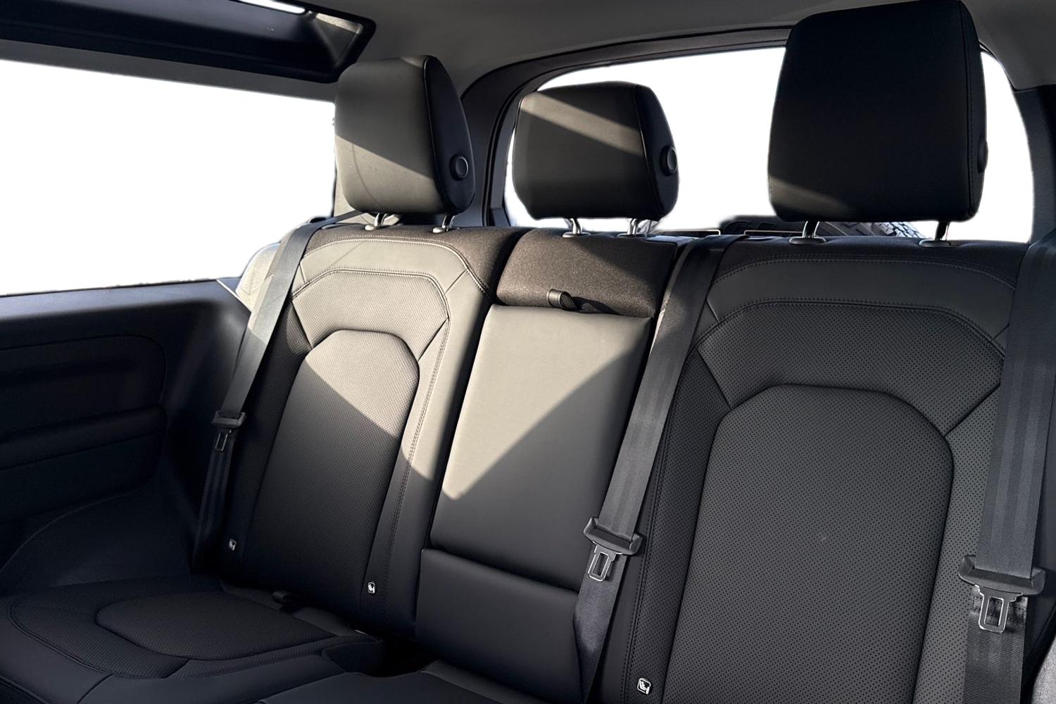 Used Land Rover Defender 90 2026 for sale - 77236051: Photo 4