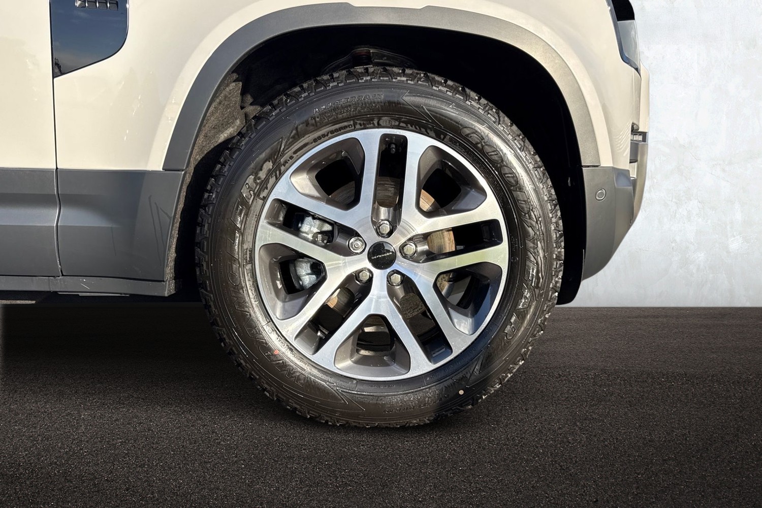 Used Land Rover Defender 90 2026 for sale - 77236051: Photo 8