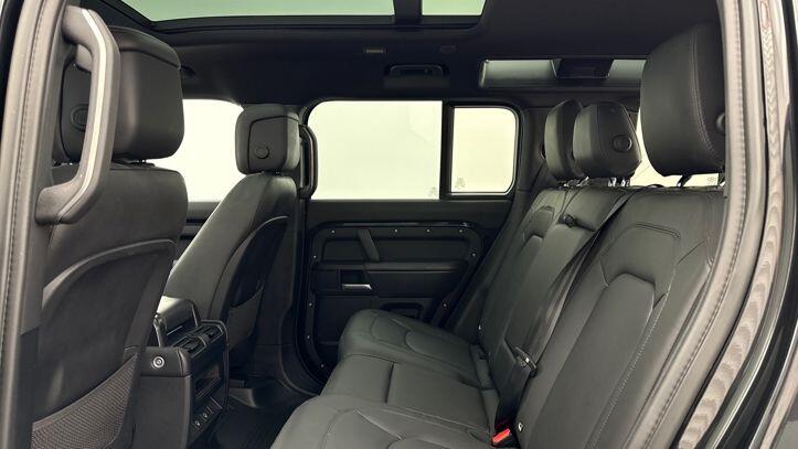 Used Land Rover Defender 110 2024 for sale - 77199641: Photo 4