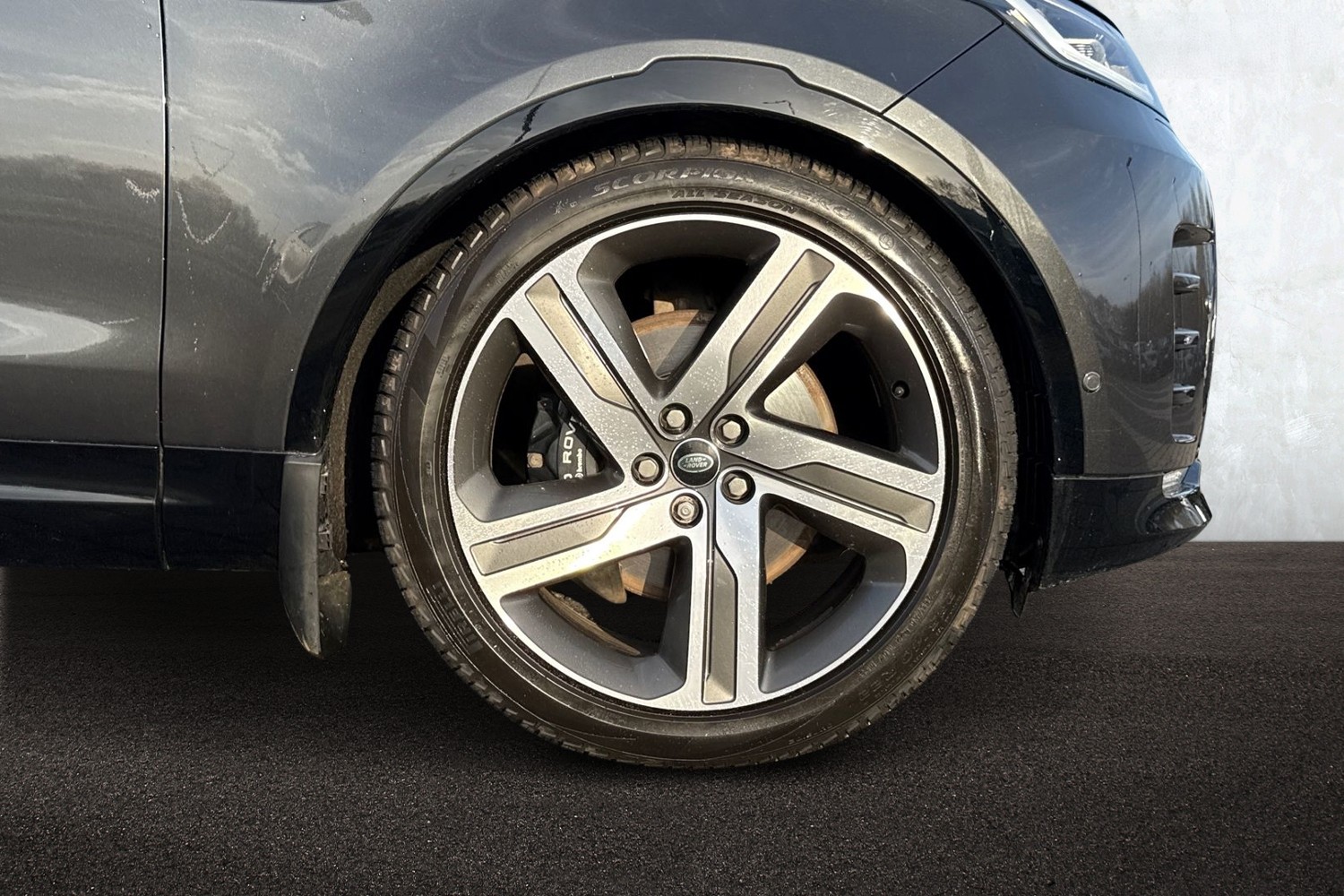 Used Land Rover Discovery 2023 for sale - 76961575: Photo 9