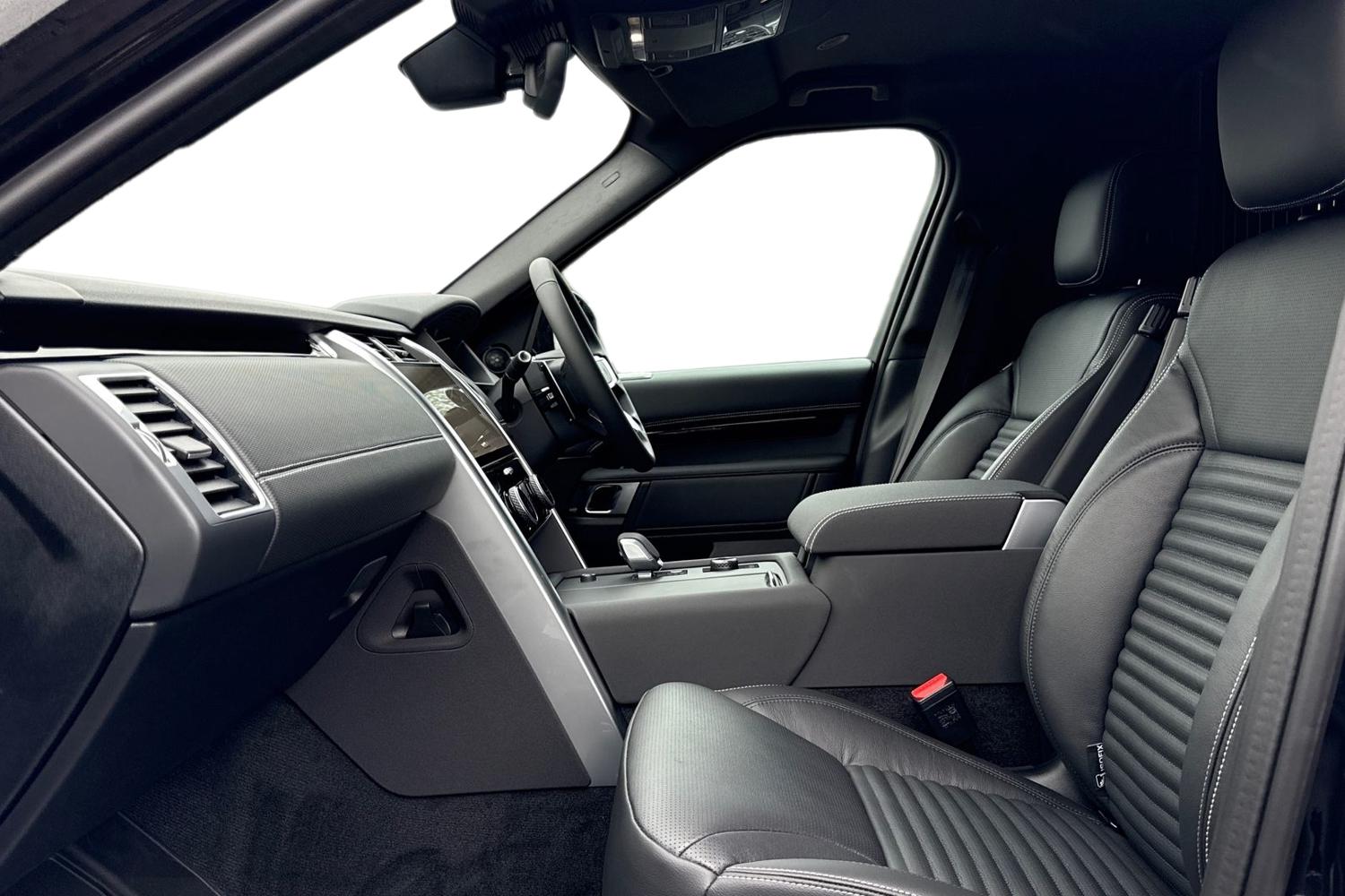 Used Land Rover Discovery 2026 for sale - 77520315: Photo 3