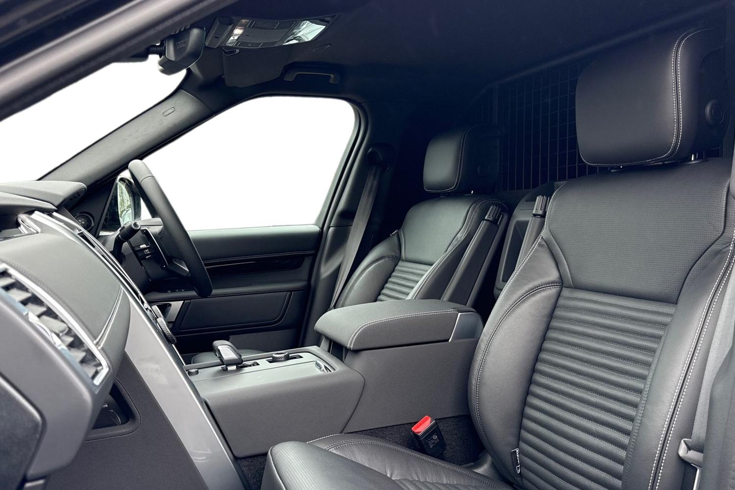 Used Land Rover Discovery 2026 for sale - 77520315: Photo 4