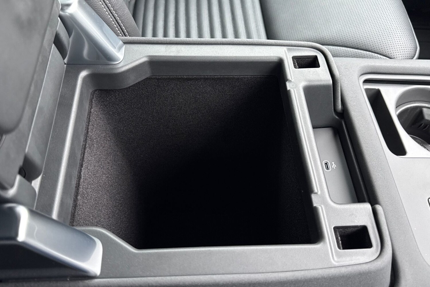 Used Land Rover Discovery 2026 for sale - 77520315: Photo 48