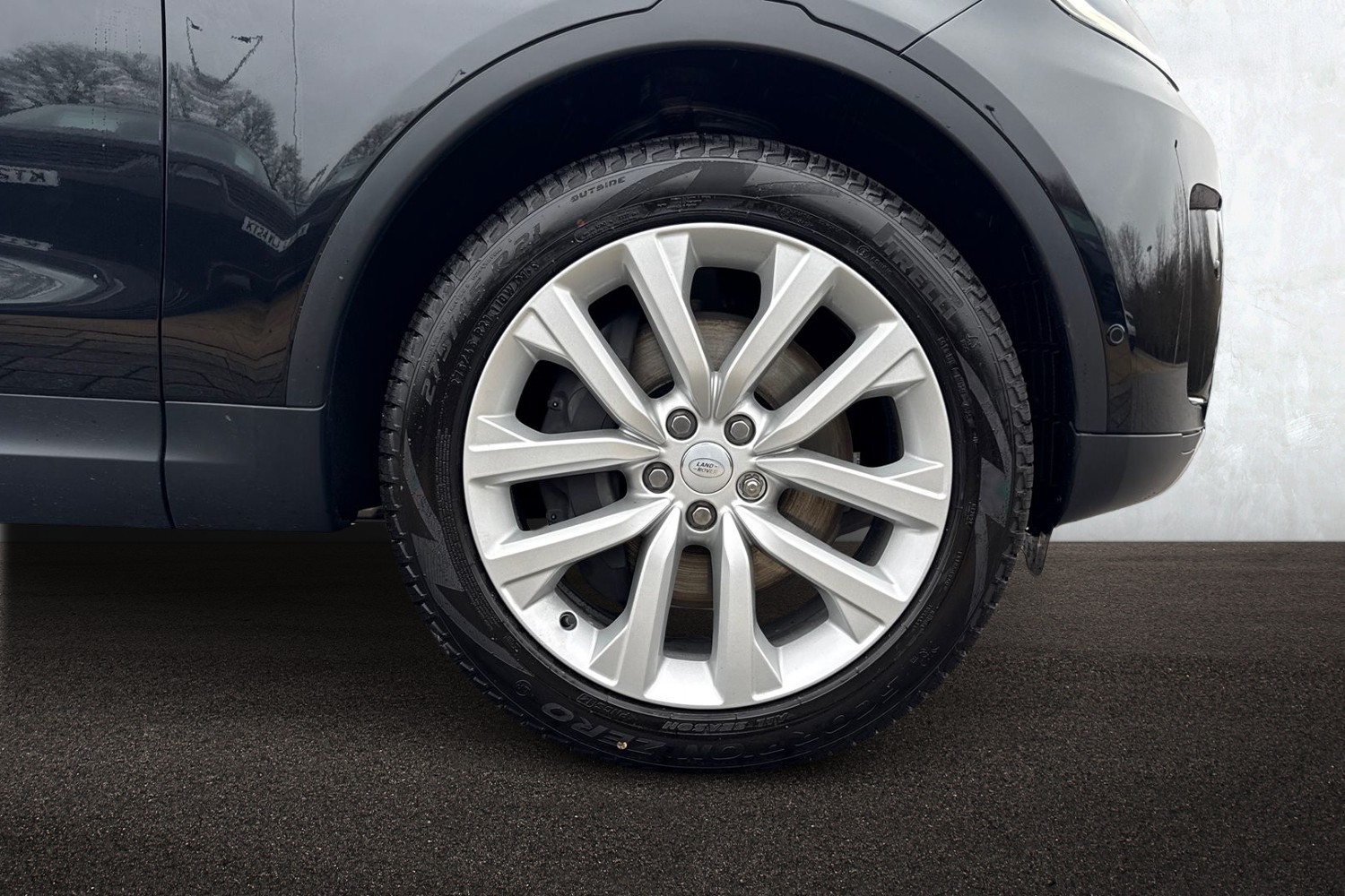 Used Land Rover Discovery 2026 for sale - 77520315: Photo 8